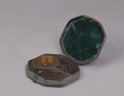 ͭƽ˽ƽʽУ18ͣ죬̳6.2cm5.8cm幬ɲء